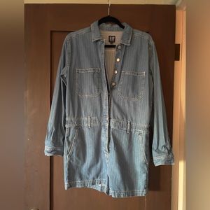 Gap Short Denim Pinstriped Jumpsuit. Size 8. NWT